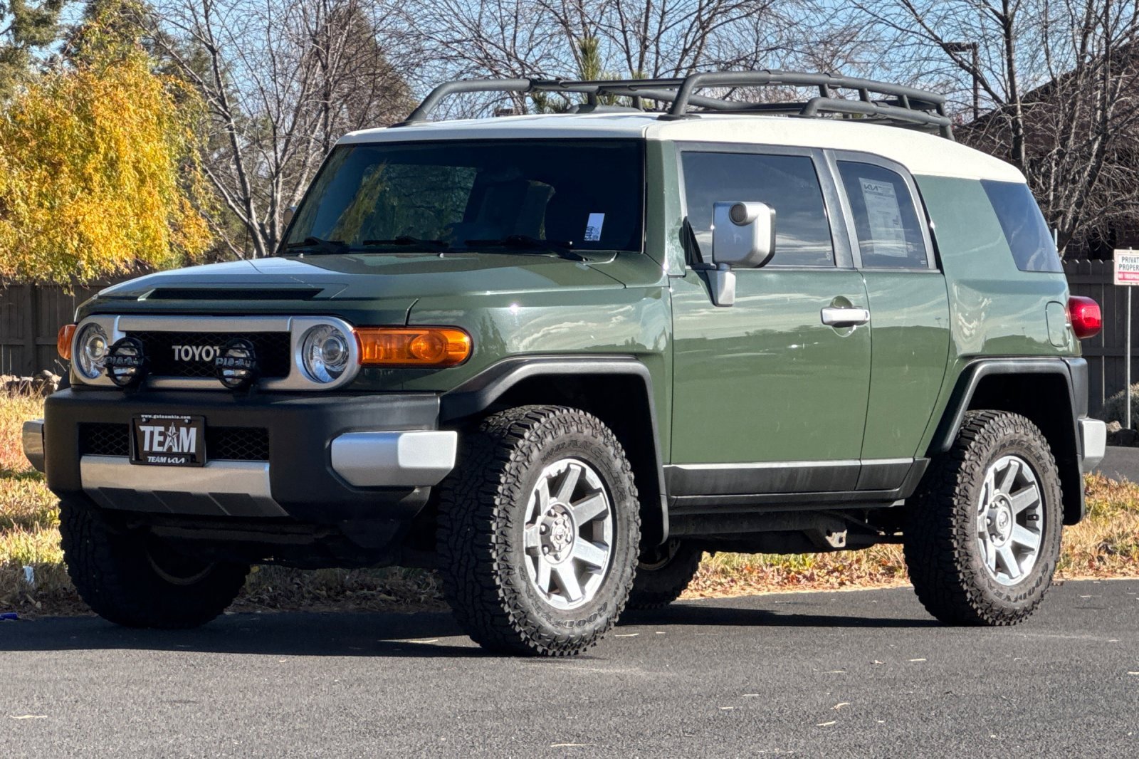 Used 2014 Toyota FJ Cruiser 4WD image 8