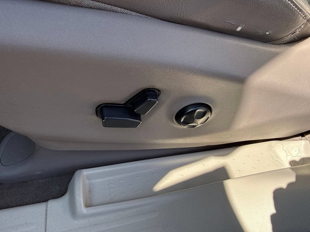 Used 2017 Chrysler Pacifica Touring-L Plus w/ Advanced Safetytec Group FWD image 26