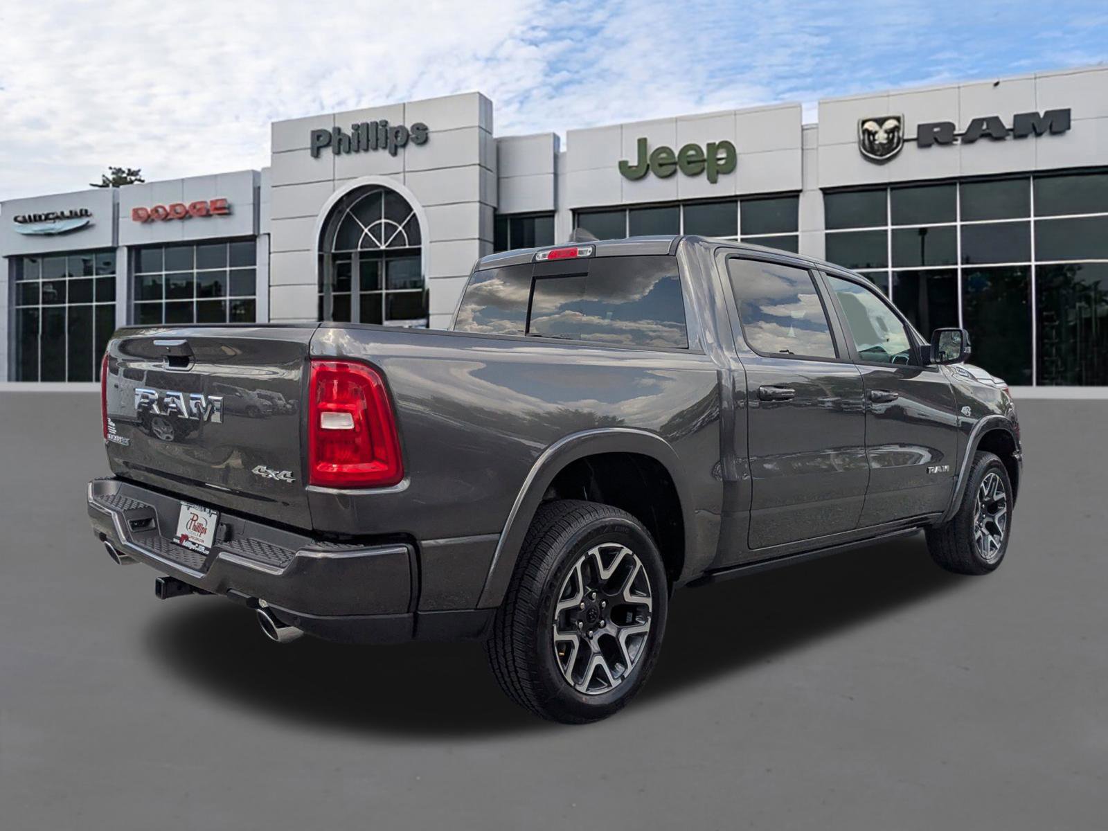 New 2026 RAM 1500 Laramie AWD/4WD image 3