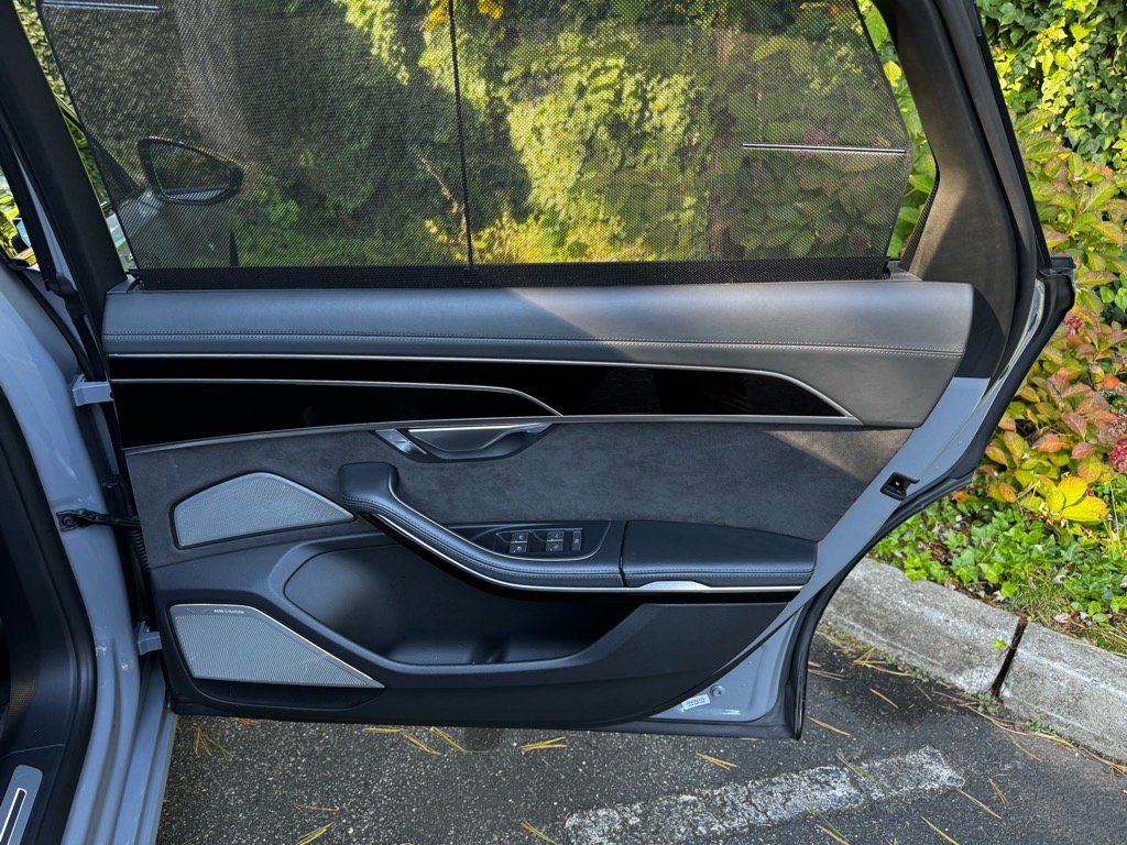 Used 2021 Audi S8 L w/ S8 Executive Package image 20