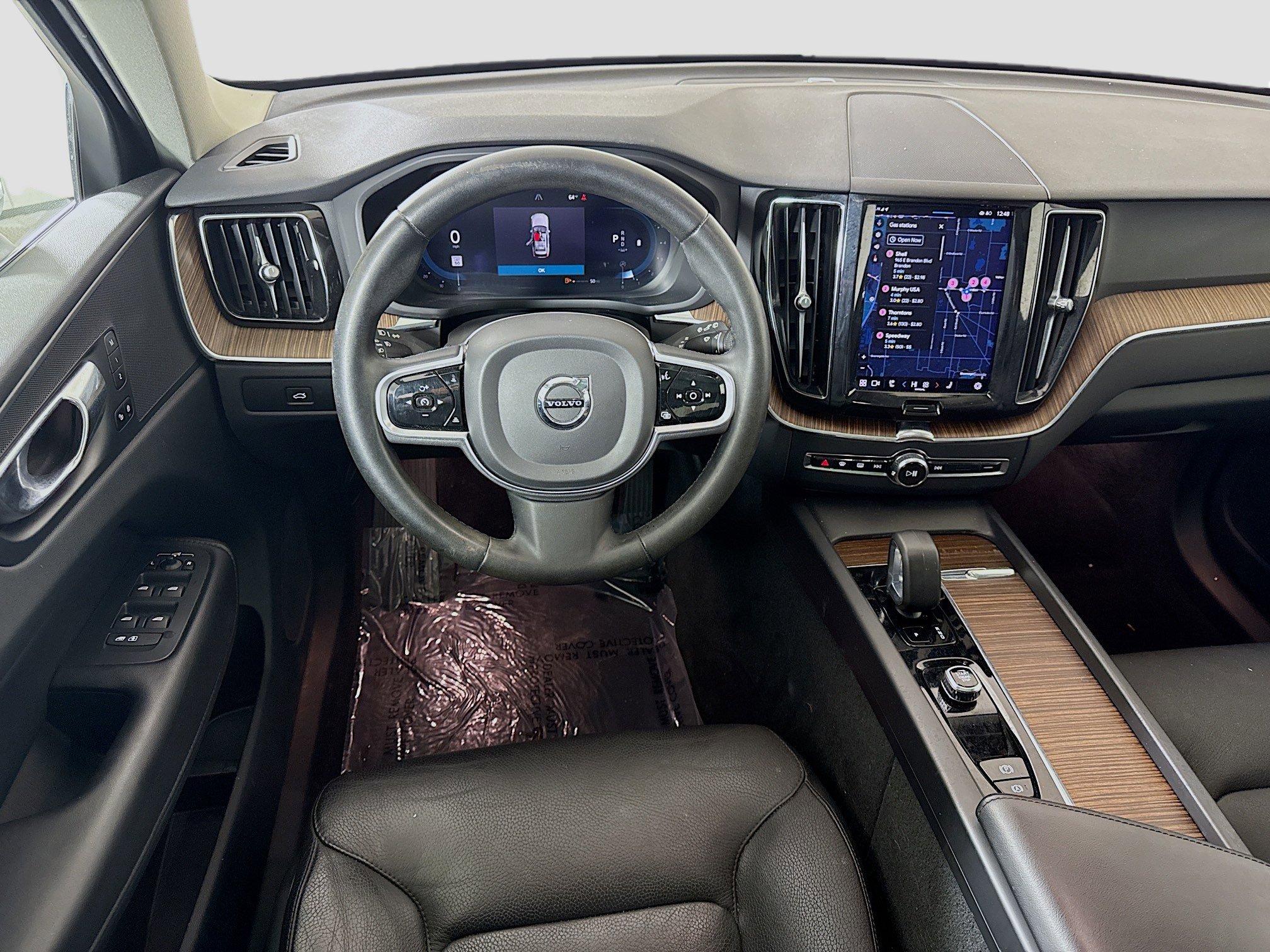 Used 2023 Volvo XC60 B5 Plus w/ Protection Package Premier image 17