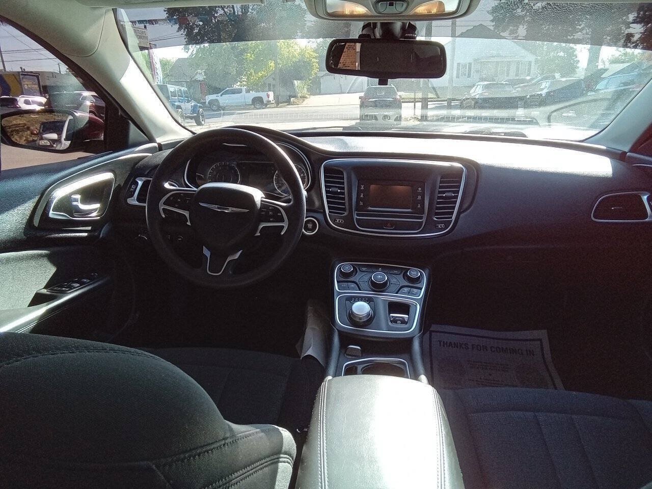 Used 2015 Chrysler 200 Limited FWD image 7
