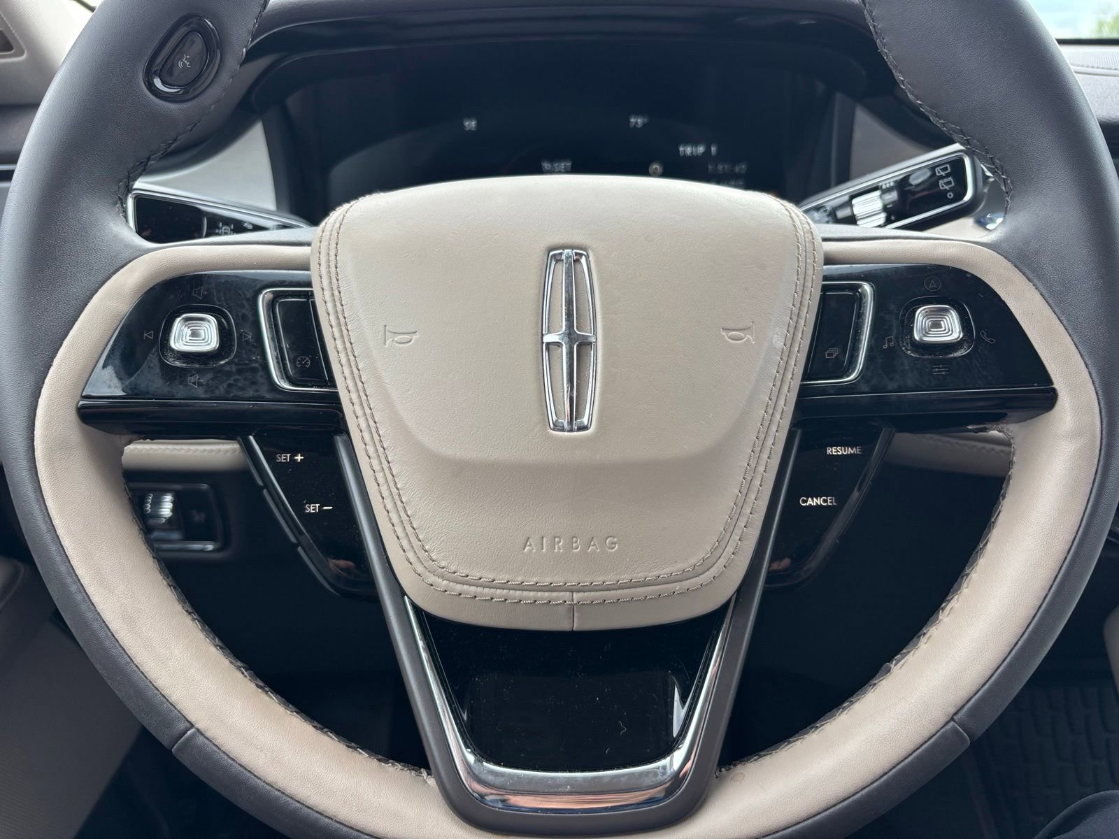 Used 2023 Lincoln Aviator 2WD image 13