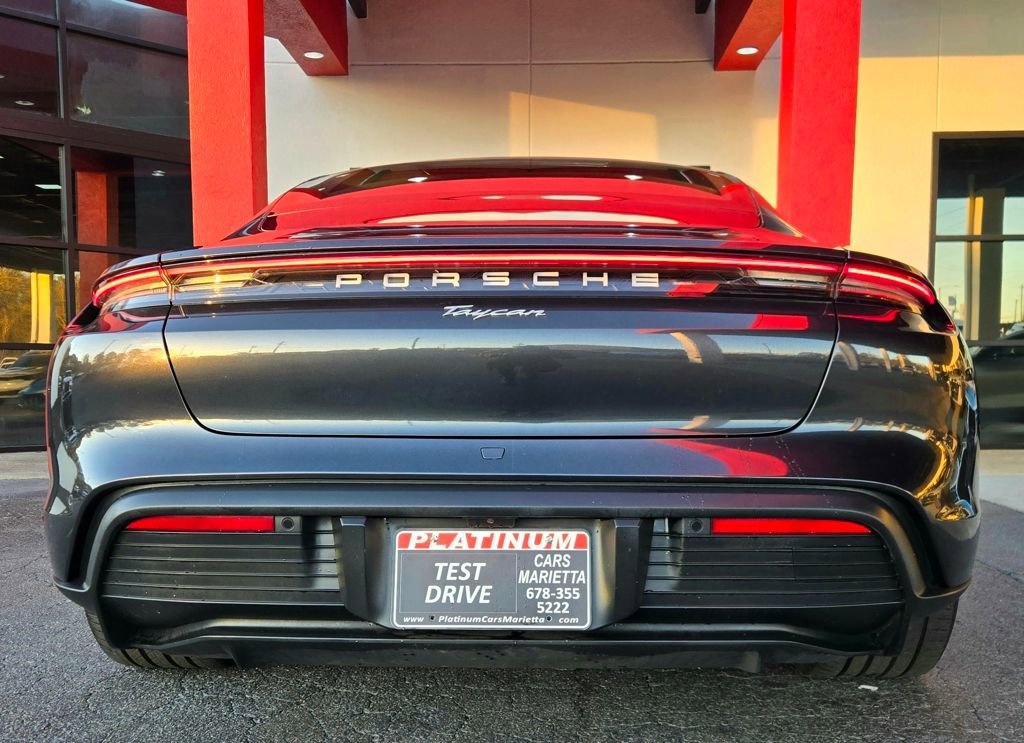 Used 2022 Porsche Taycan image 8