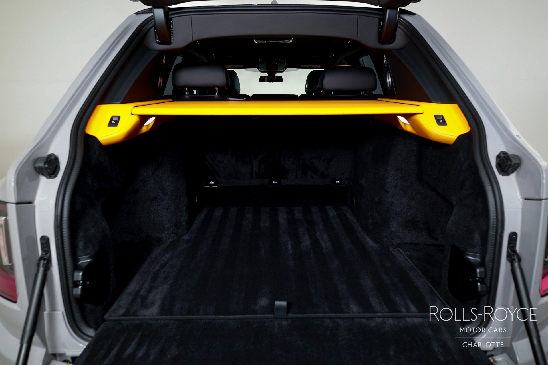 Used 2026 Rolls-Royce Cullinan Black Badge image 24