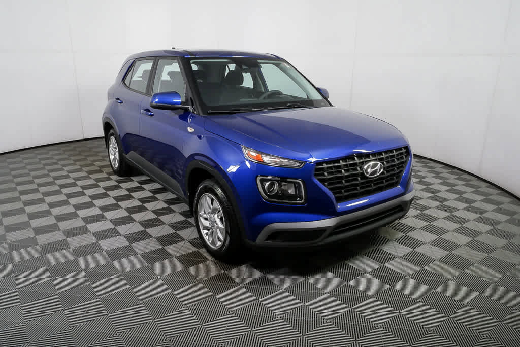 Used 2022 Hyundai Venue SE FWD image 1