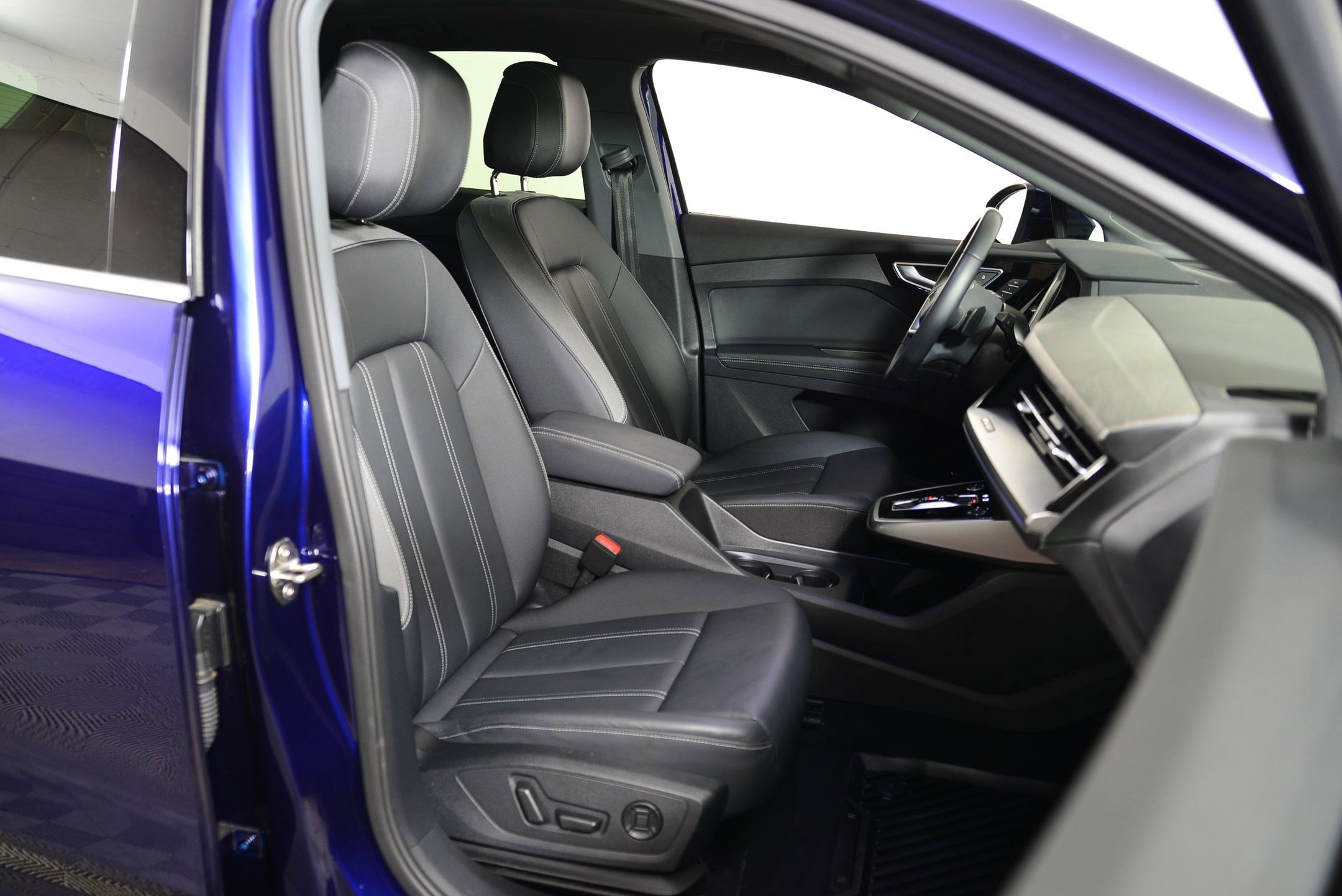 Certified 2023 Audi Q4 e-tron Premium Plus w/ Premium Plus image 19