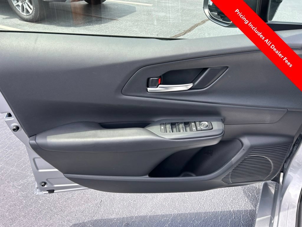 Used 2026 Toyota Prius Plug-In Hybrid FWD image 3