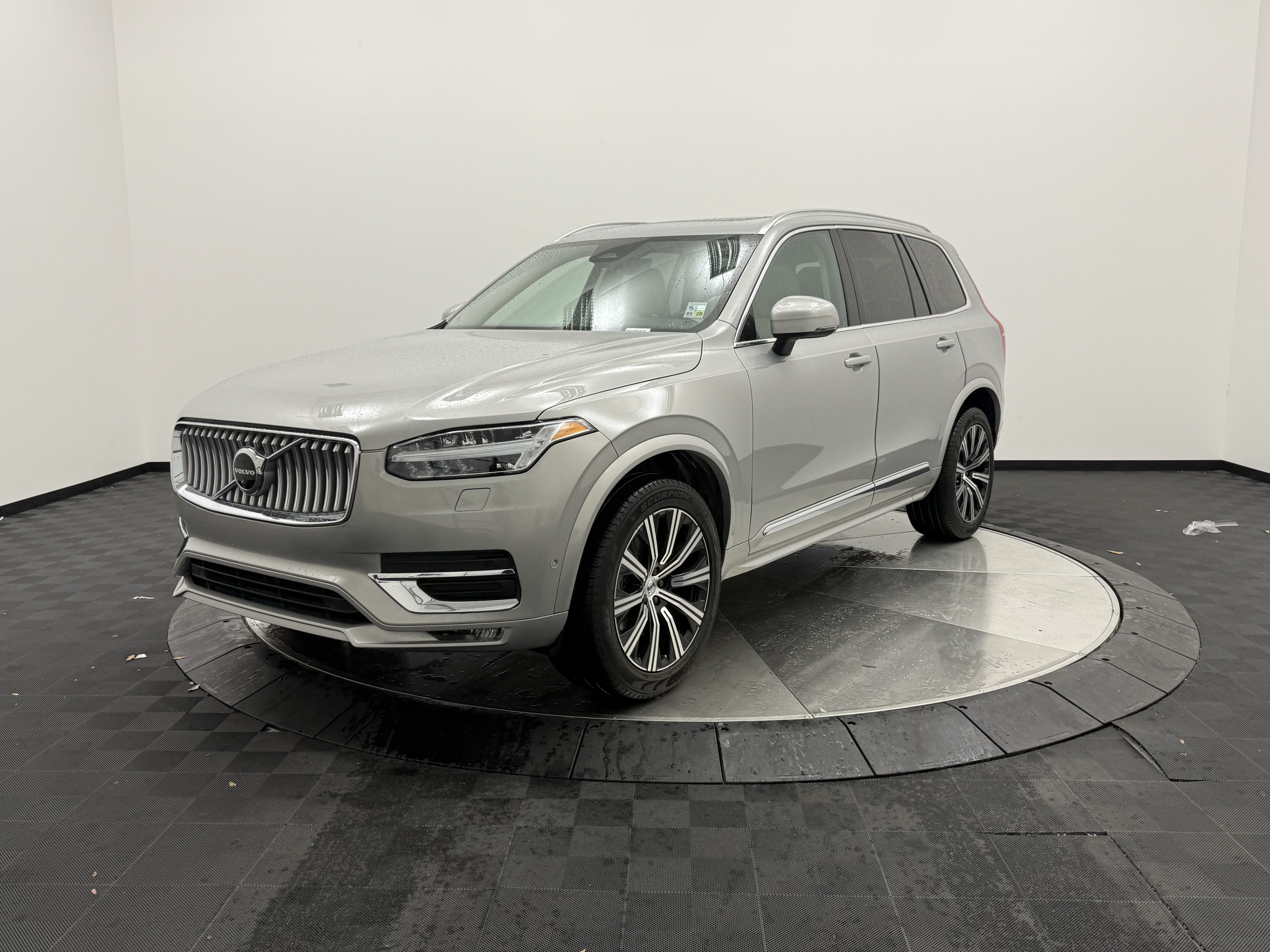 Used 2023 Volvo XC90 B6 Plus w/ Protection Package AWD/4WD image 4