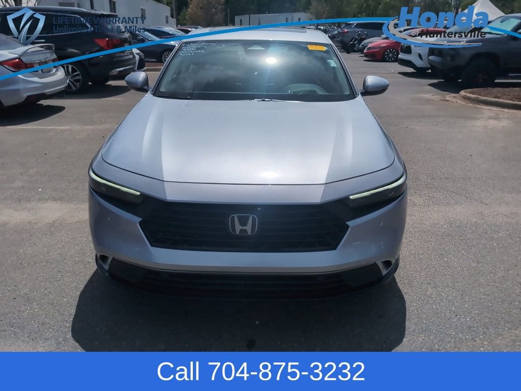 Used 2025 Honda Accord Touring image 2