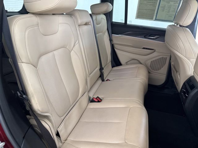 Used 2024 Jeep Grand Cherokee Limited w/ Luxury Tech Group II image 28