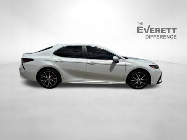Used 2023 Toyota Camry SE FWD image 8