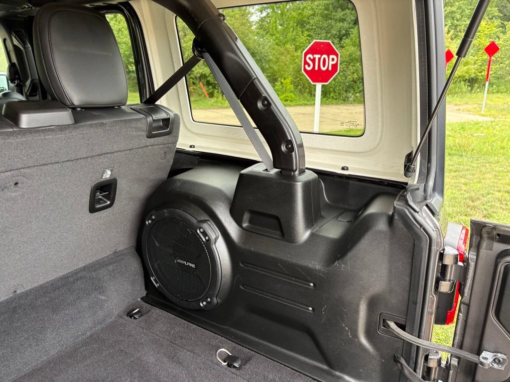 Used 2023 Jeep Wrangler Unlimited Sahara w/ Cold Weather Group AWD/4WD image 48