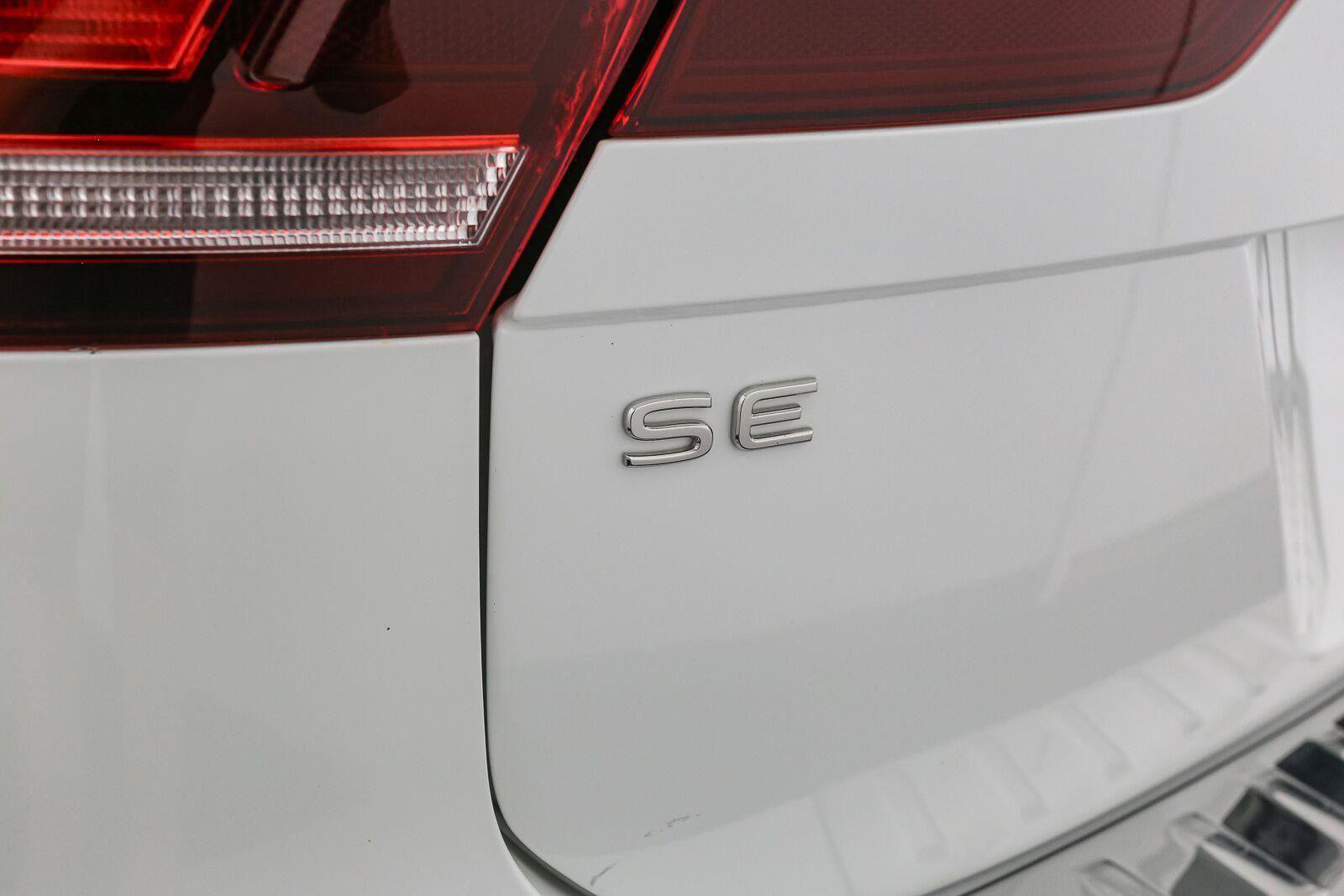 Certified 2024 Volkswagen Tiguan SE AWD/4WD image 12