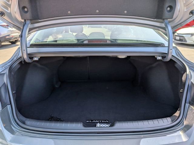 Used 2025 Hyundai Elantra Limited FWD image 33