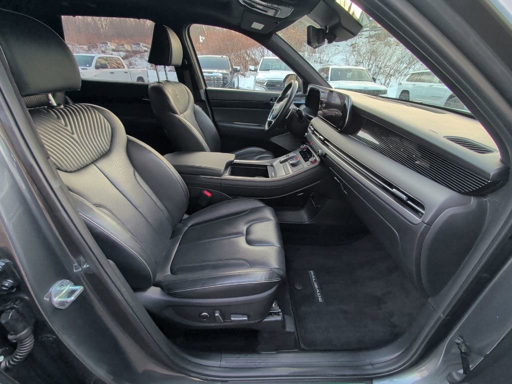 Used 2023 Hyundai Palisade Calligraphy image 17