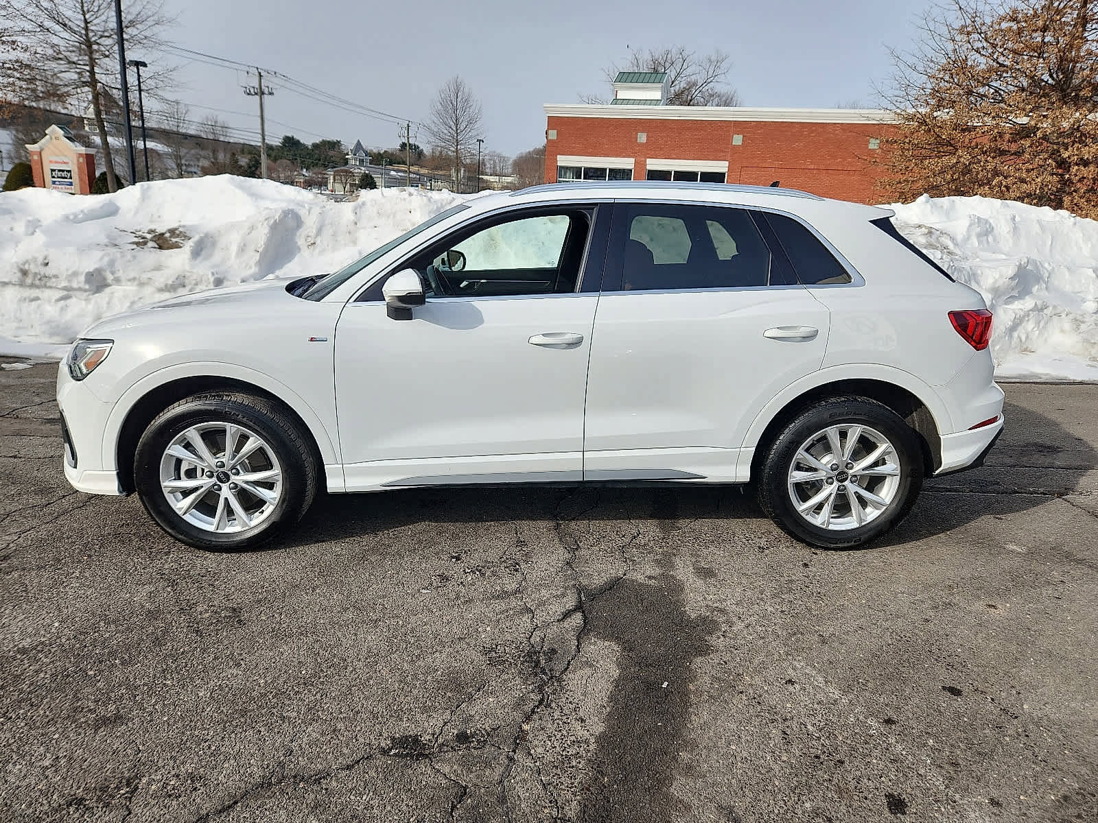 Used 2025 Audi Q3 2.0T Premium image 8