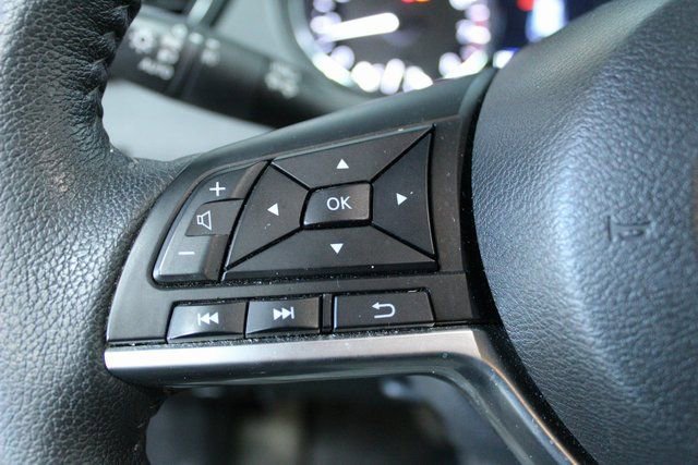 Used 2020 Nissan Rogue SL image 16