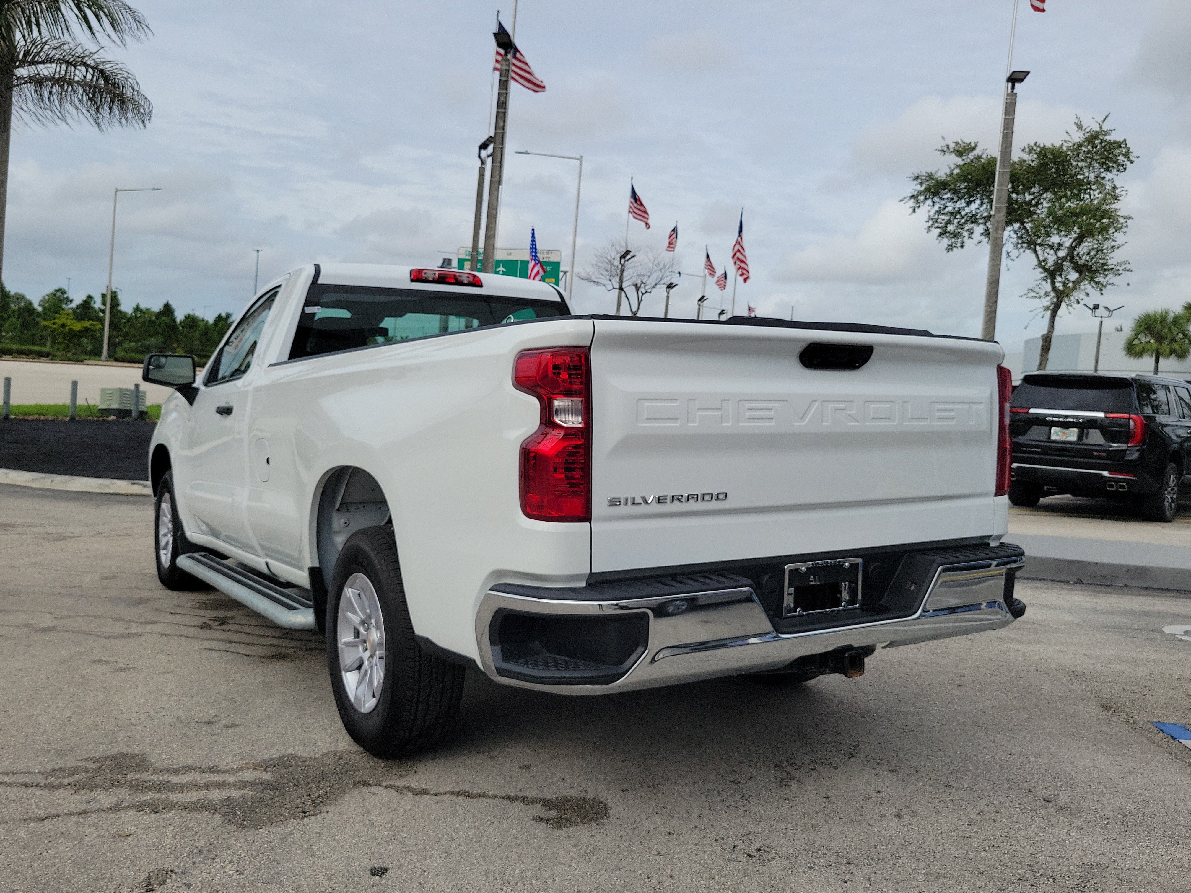 Used 2025 Chevrolet Silverado 1500 W/T RWD image 7