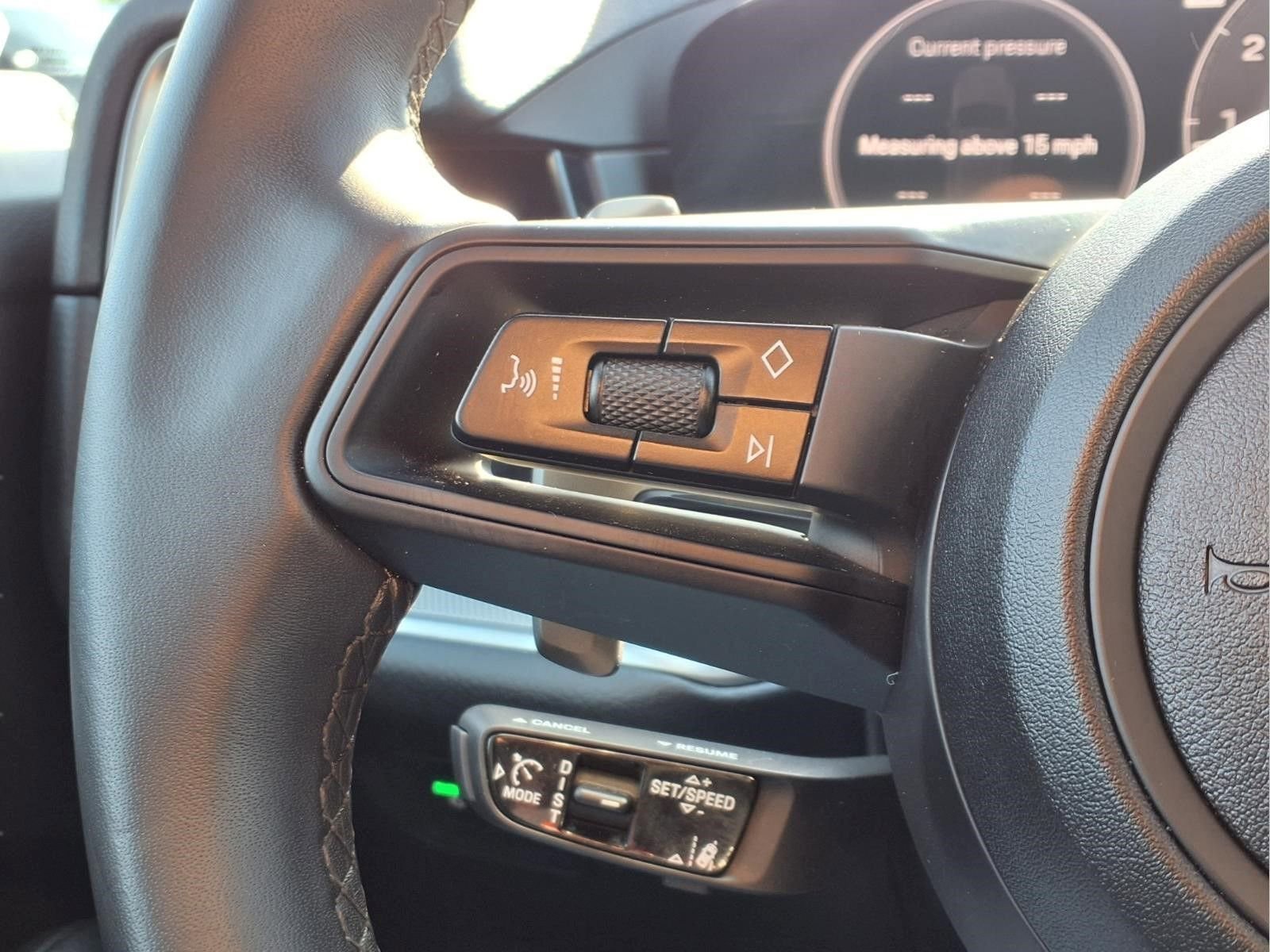 Used 2025 Porsche Cayenne image 20