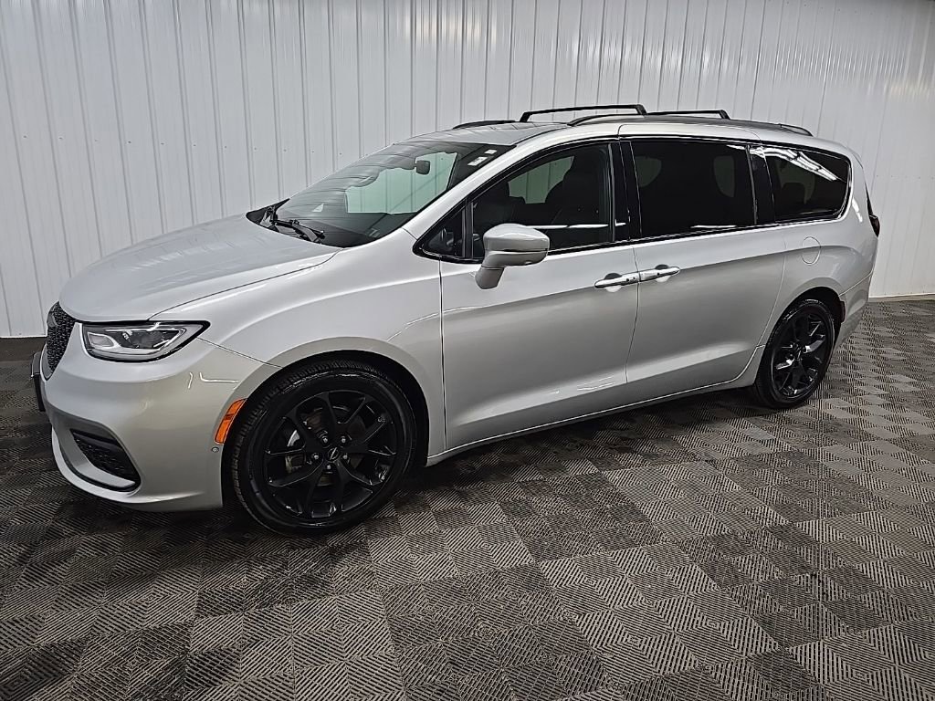 Used 2022 Chrysler Pacifica Limited w/ S Appearance Package image 6