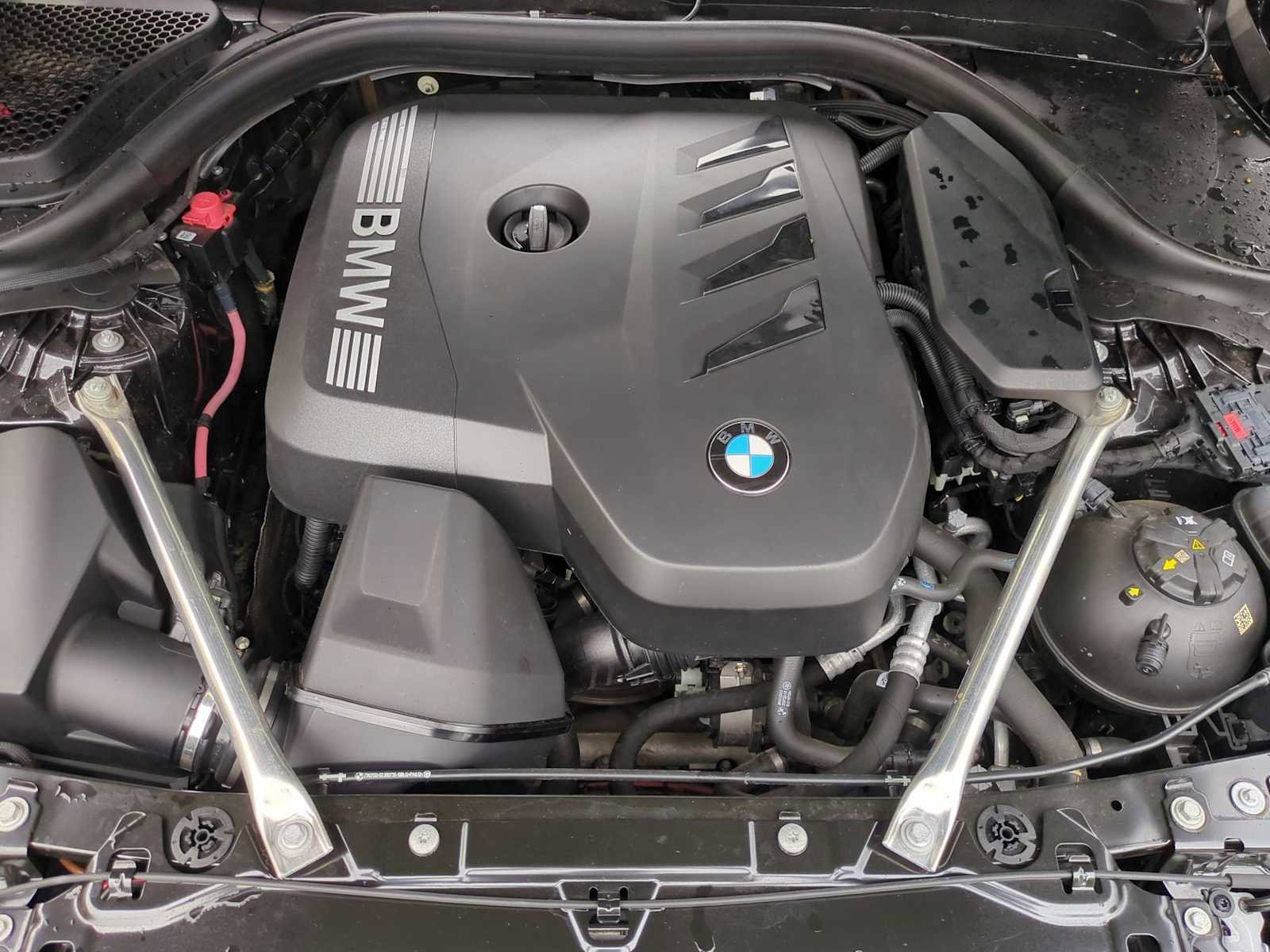 Used 2025 BMW 530i xDrive w/ Premium Package image 15