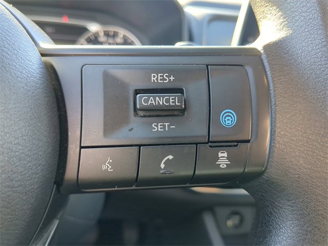 Used 2024 Nissan Rogue SV image 30