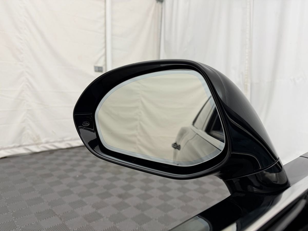 Used 2015 Bentley Flying Spur V8 image 12