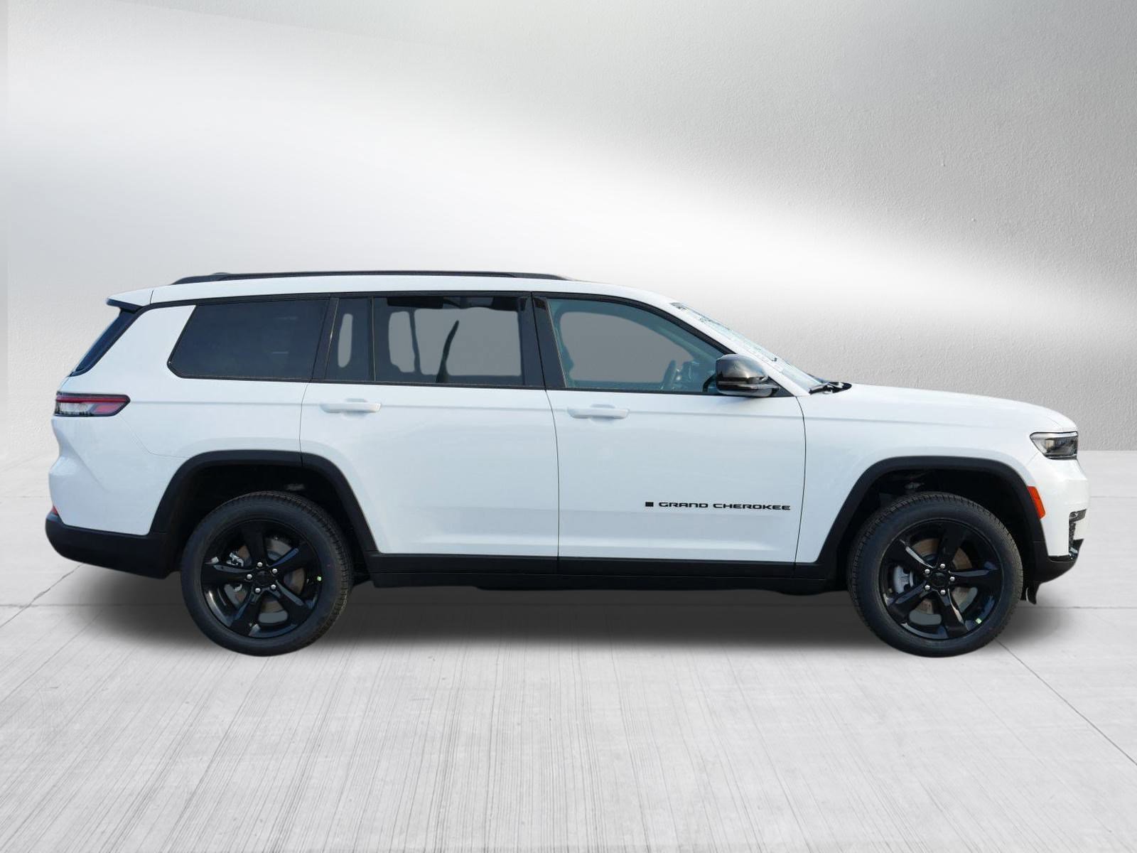 New 2025 Jeep Grand Cherokee L Limited w/ Black Appearance Package image 7