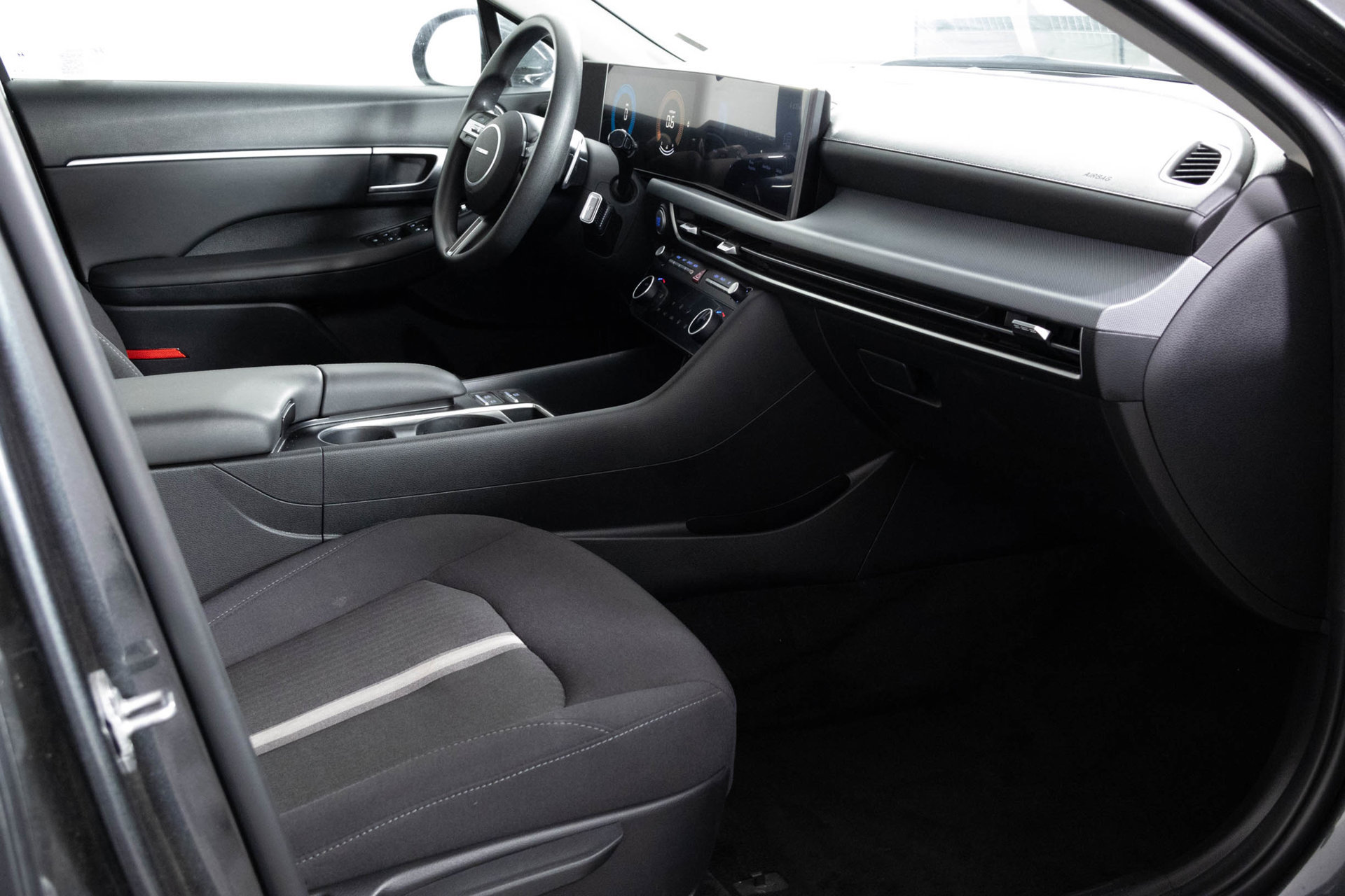 Used 2025 Hyundai Sonata SEL FWD image 39