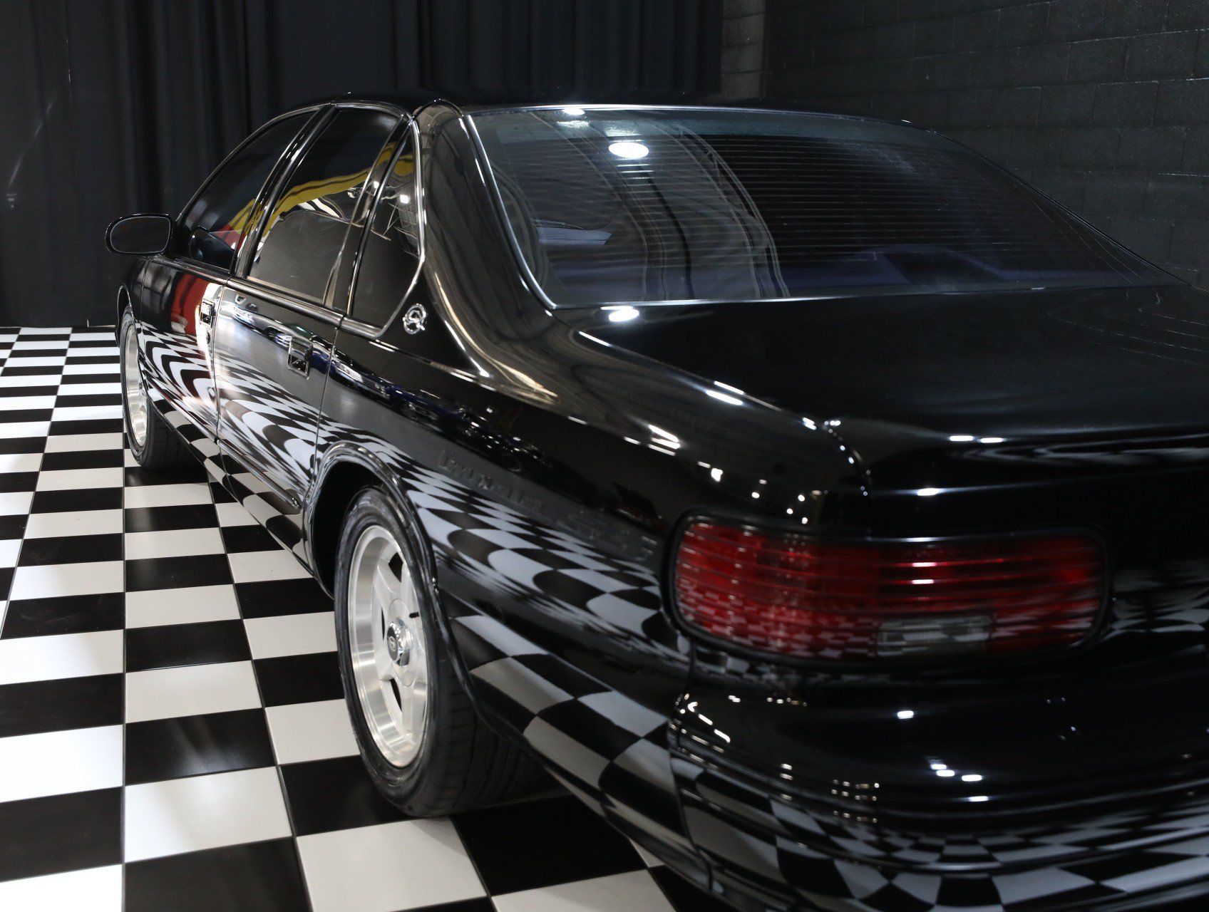 Used 1996 Chevrolet Impala SS RWD image 25