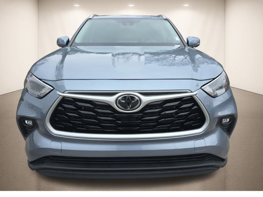 Used 2023 Toyota Highlander XLE image 9