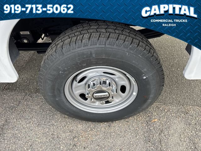 New 2026 Ford F250 XL w/ XL Chrome Package image 13