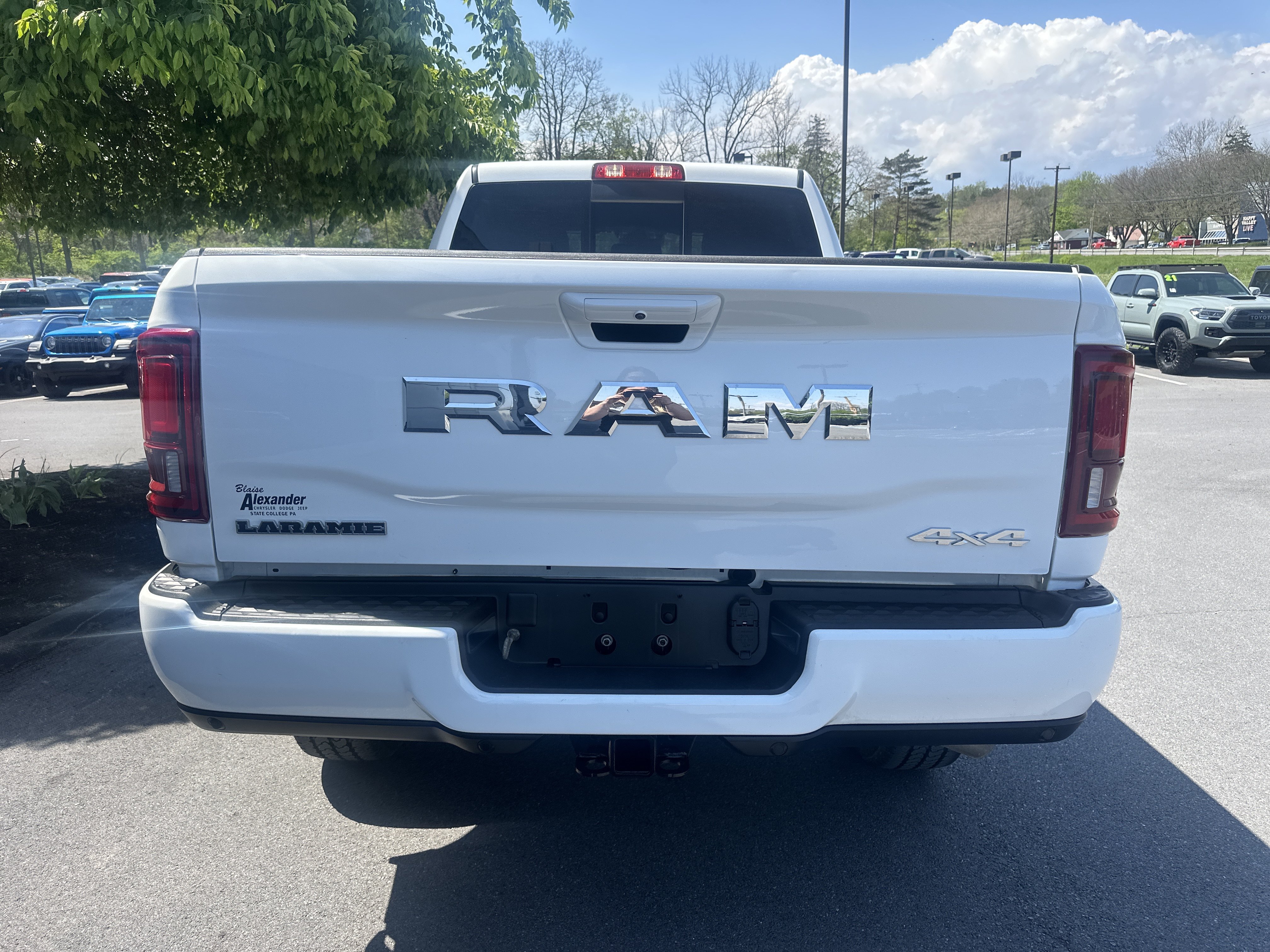 Used 2026 RAM 2500 Laramie AWD/4WD image 4