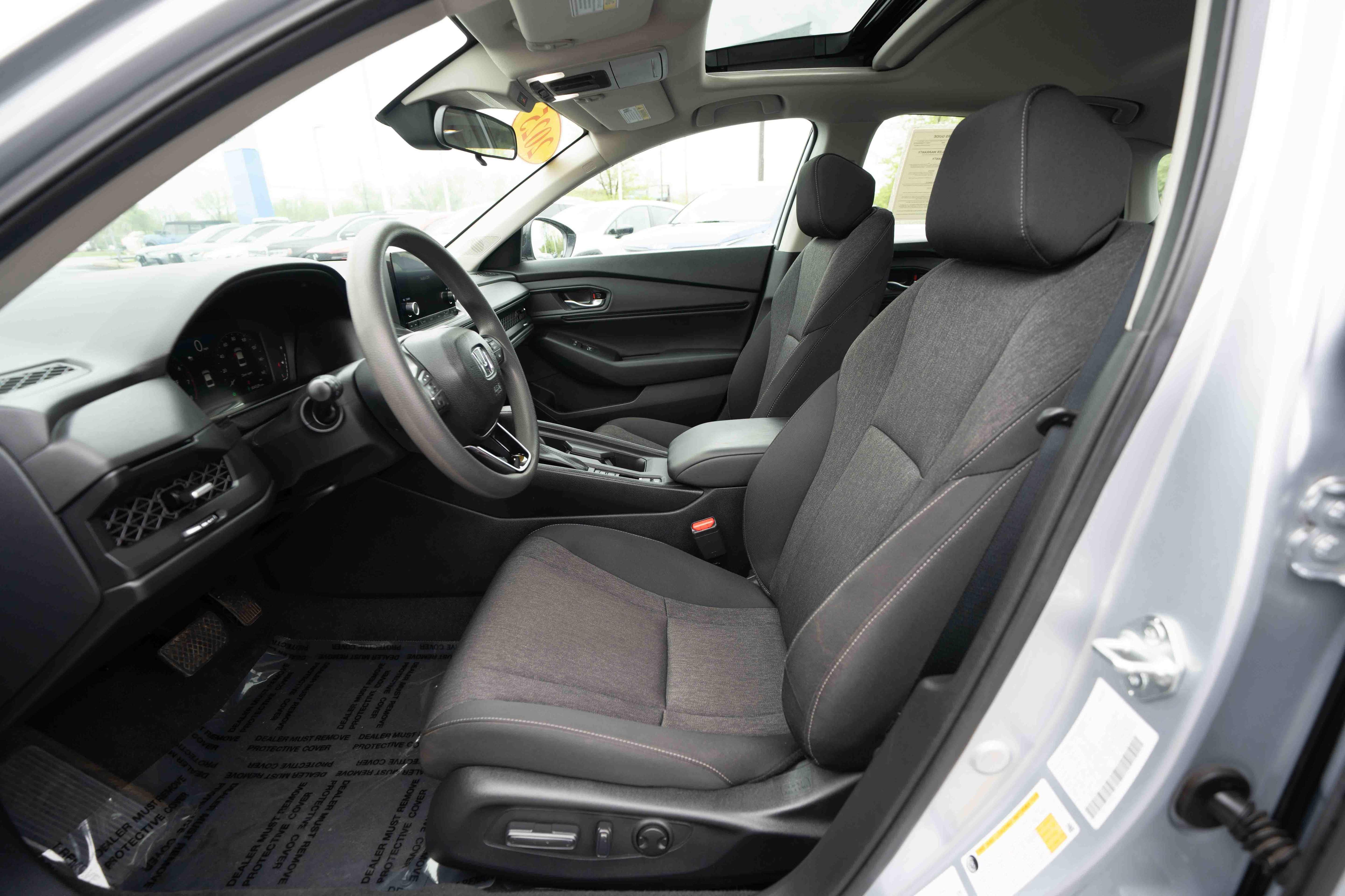 Certified 2025 Honda Accord SE image 9