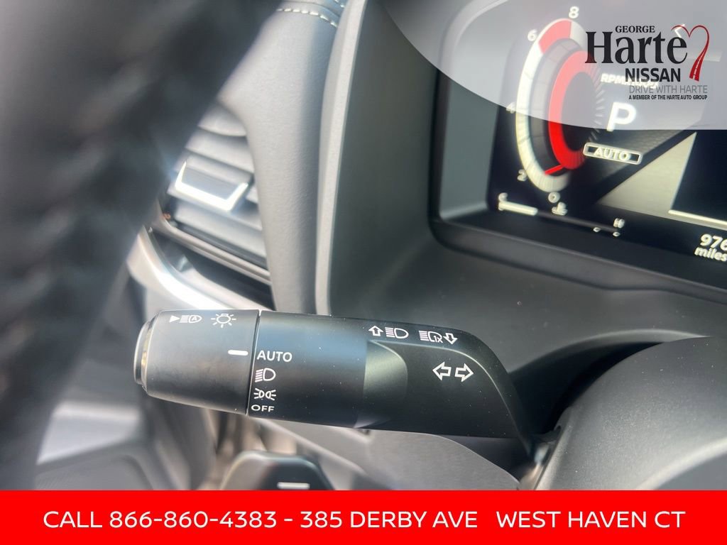 Certified 2025 Nissan Rogue SL image 40