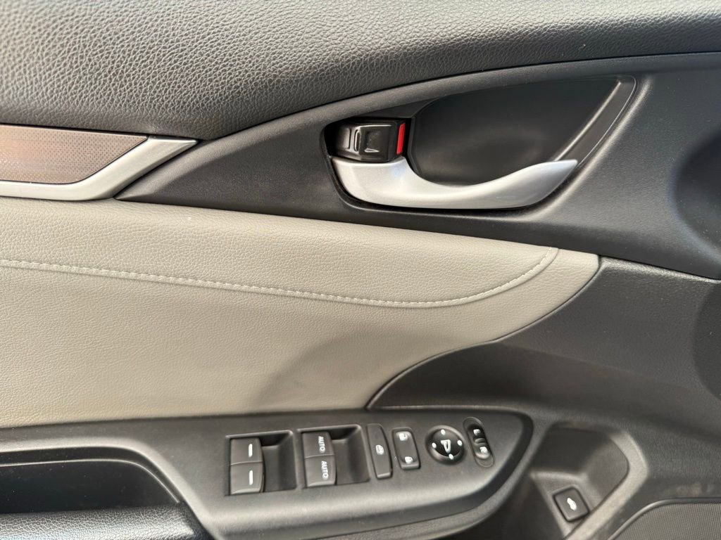 Used 2019 Honda Civic EX-L image 12