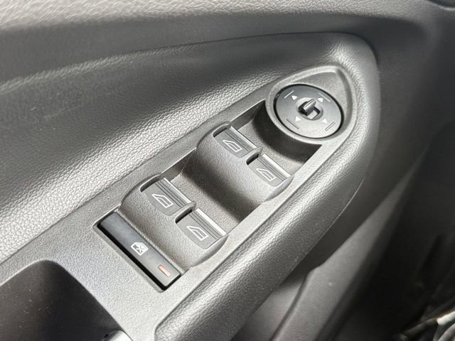 Used 2019 Ford Escape SE image 25