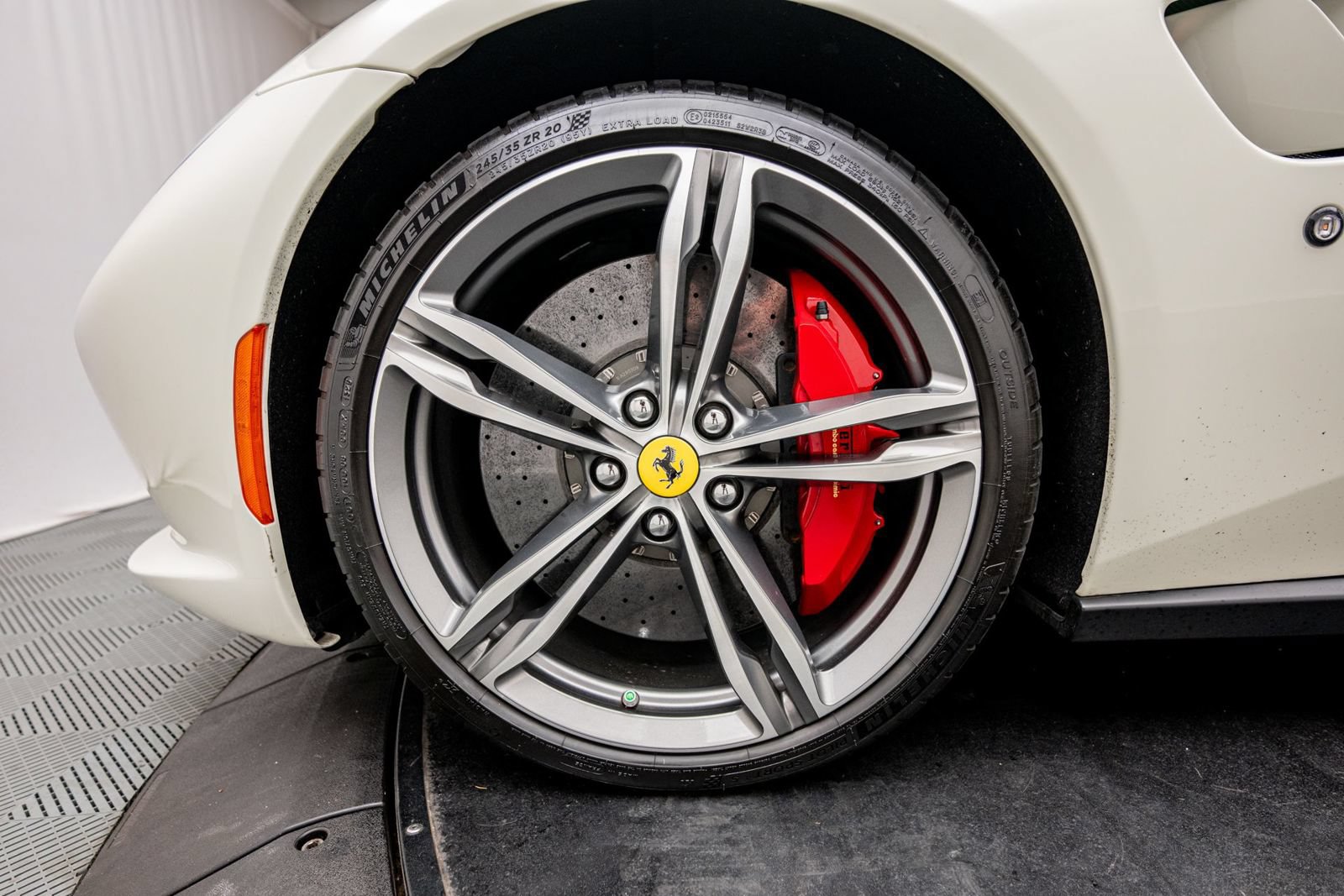 Used 2019 Ferrari GTC4Lusso AWD/4WD image 41