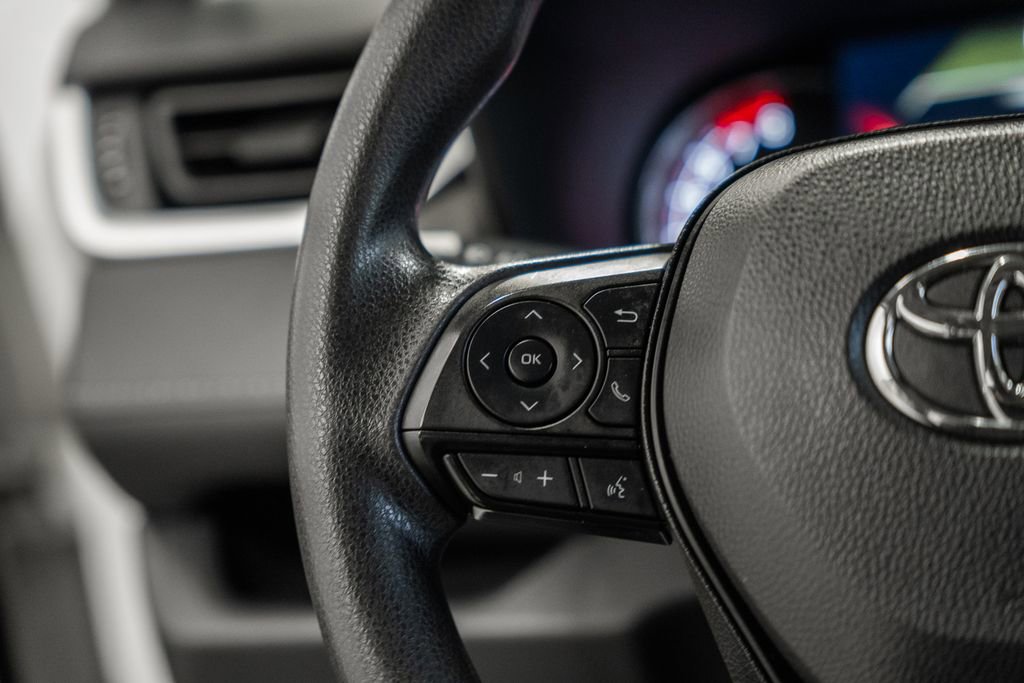 Used 2024 Toyota RAV4 LE image 27