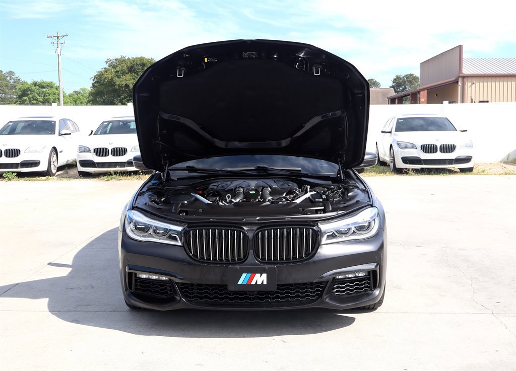 Used 2018 BMW 750i xDrive AWD/4WD image 44