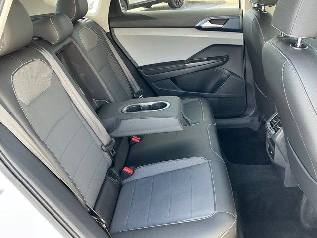 Certified 2024 Volkswagen Taos SE w/ Panoramic Sunroof Package AWD/4WD image 21