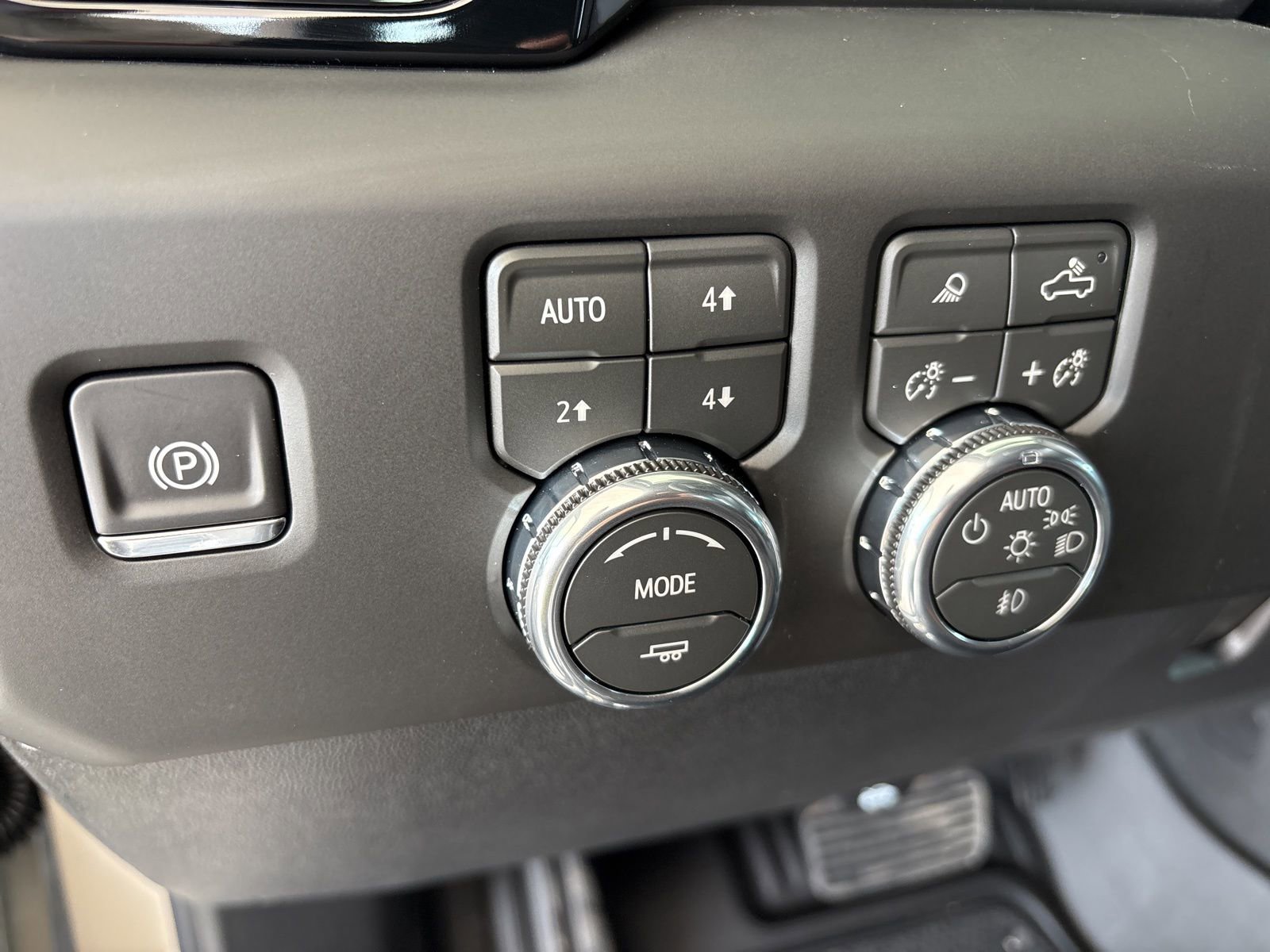 New 2026 GMC Sierra 2500 AT4 image 15