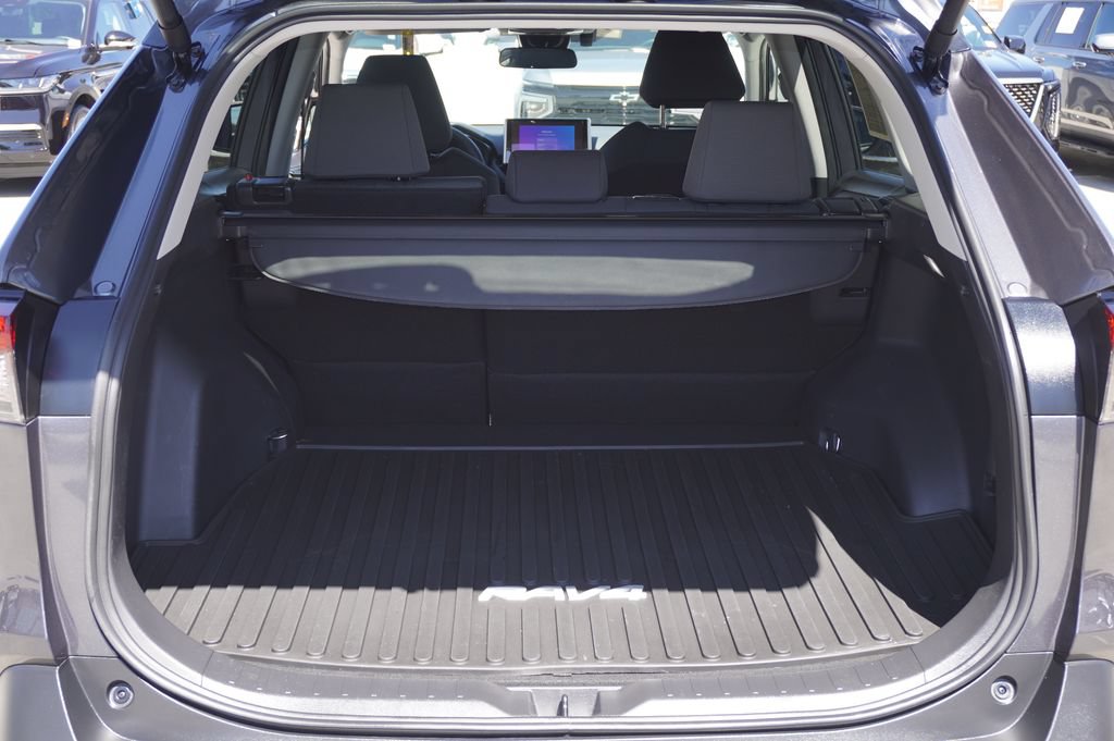 Used 2025 Toyota RAV4 XLE w/ Convenience Package FWD image 8