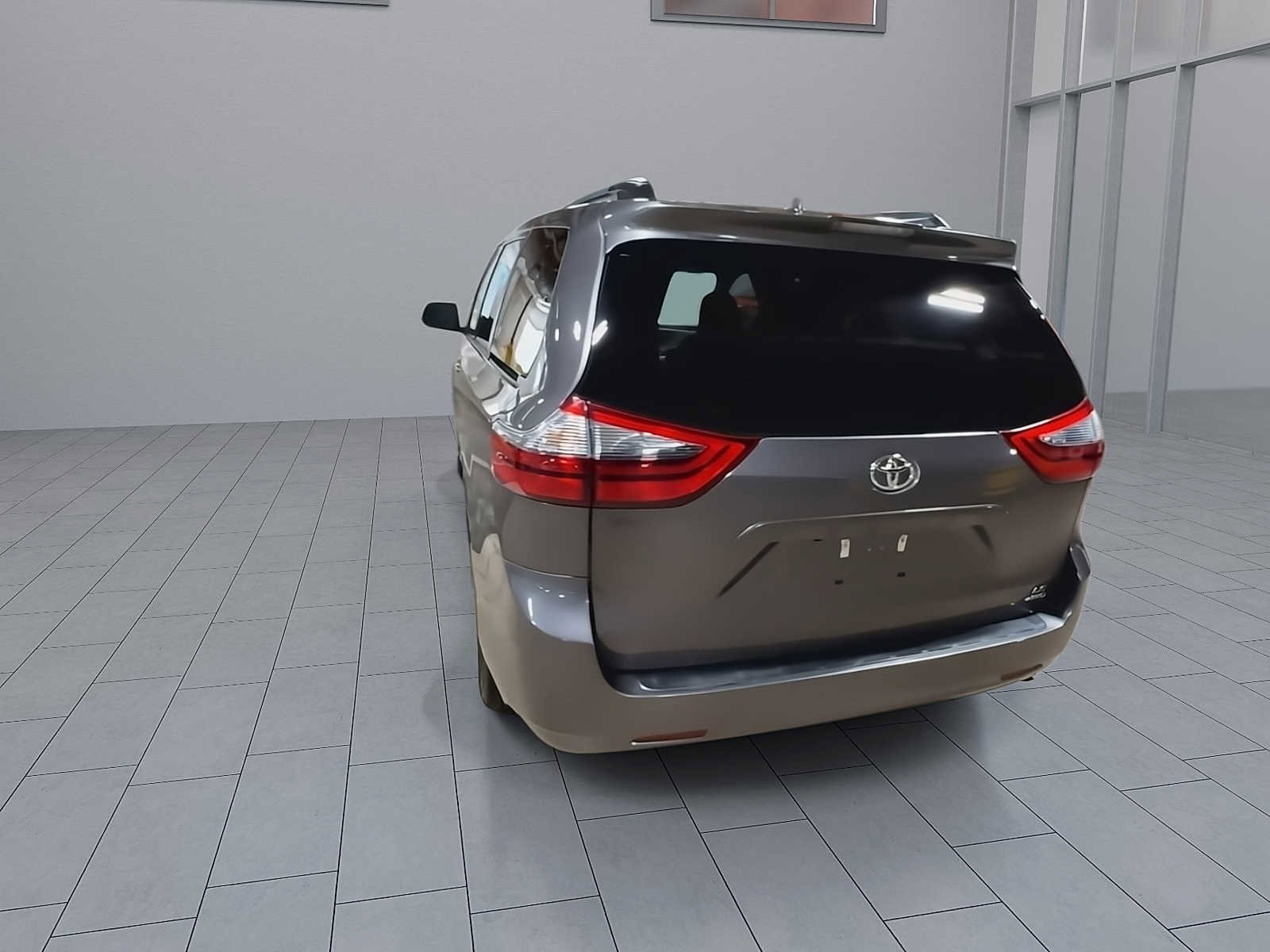 Used 2020 Toyota Sienna LE w/ LE Preferred Package AWD/4WD image 7