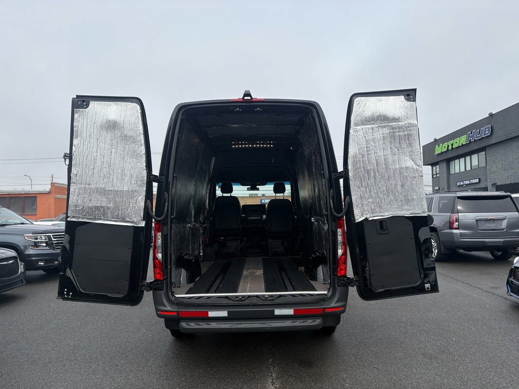Used 2021 Mercedes-Benz Sprinter 2500 w/ Comfort Plus Package image 15
