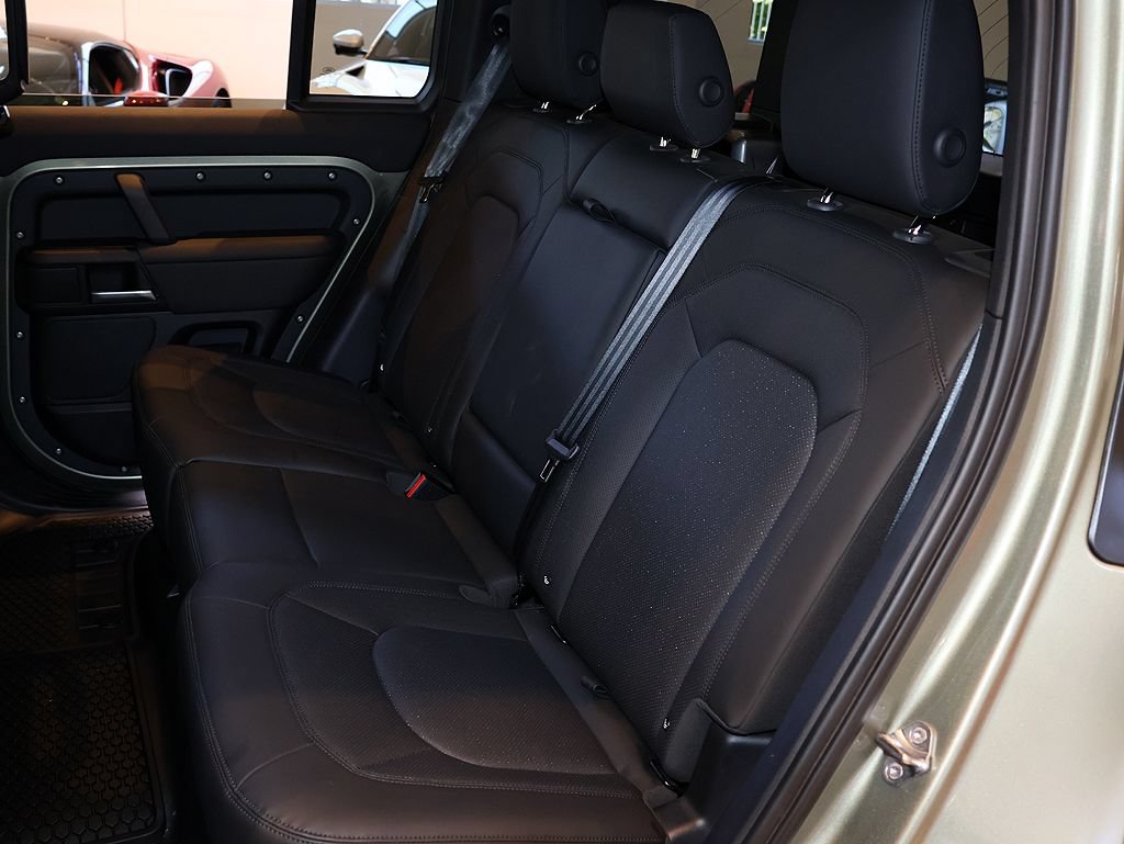 Used 2025 Land Rover Defender 110 S AWD/4WD image 35
