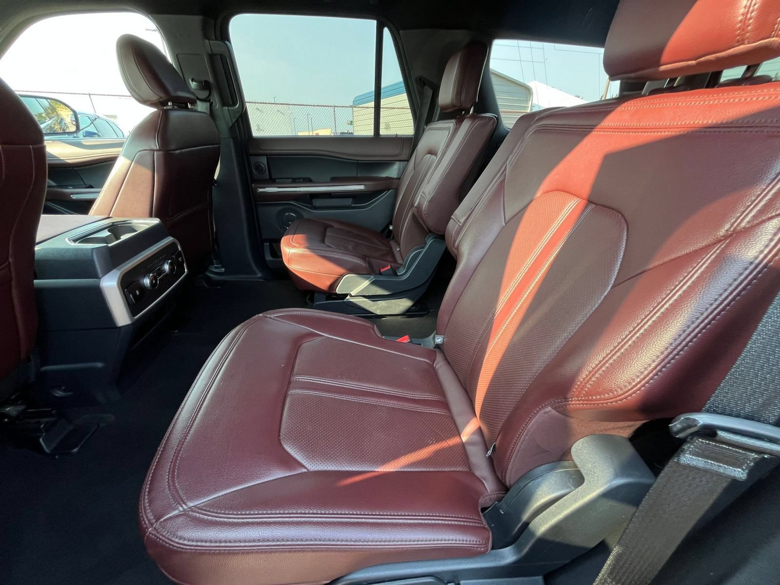 Used 2024 Ford Expedition Limited RWD image 28