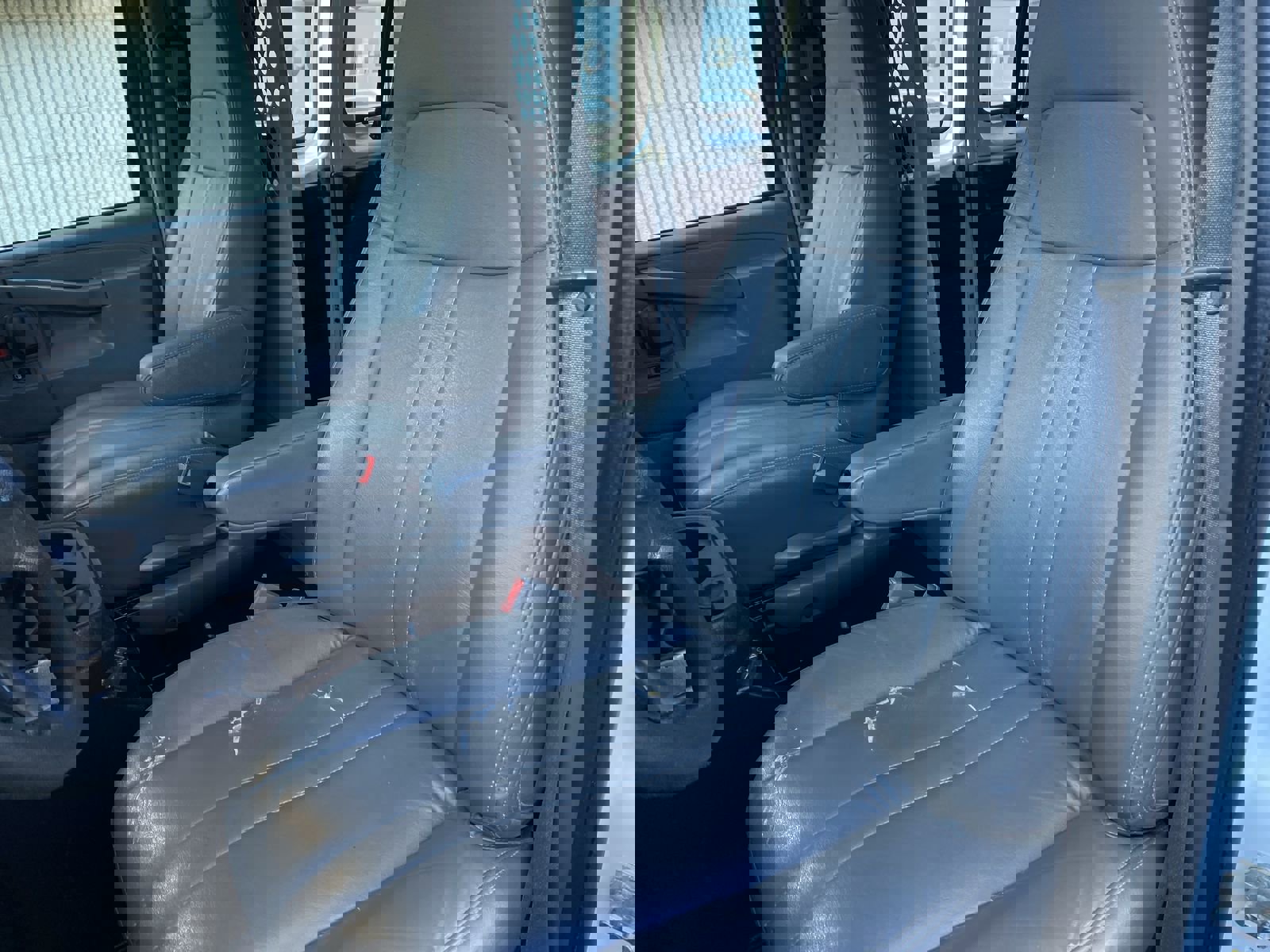 Used 2018 Chevrolet Express 2500 w/ Driver Convenience Package image 59