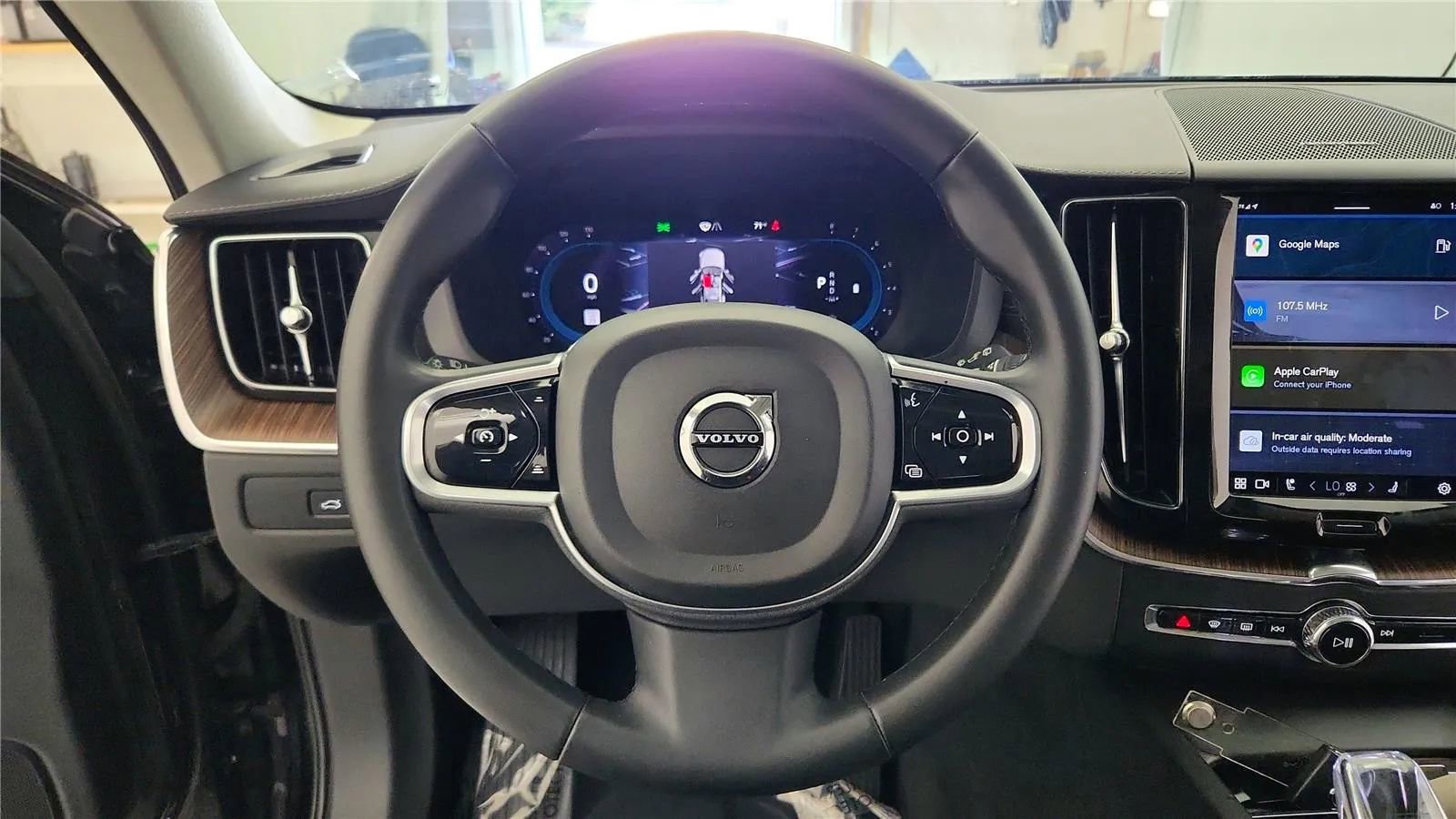 Used 2023 Volvo XC60 B5 Ultimate w/ Climate Package image 33